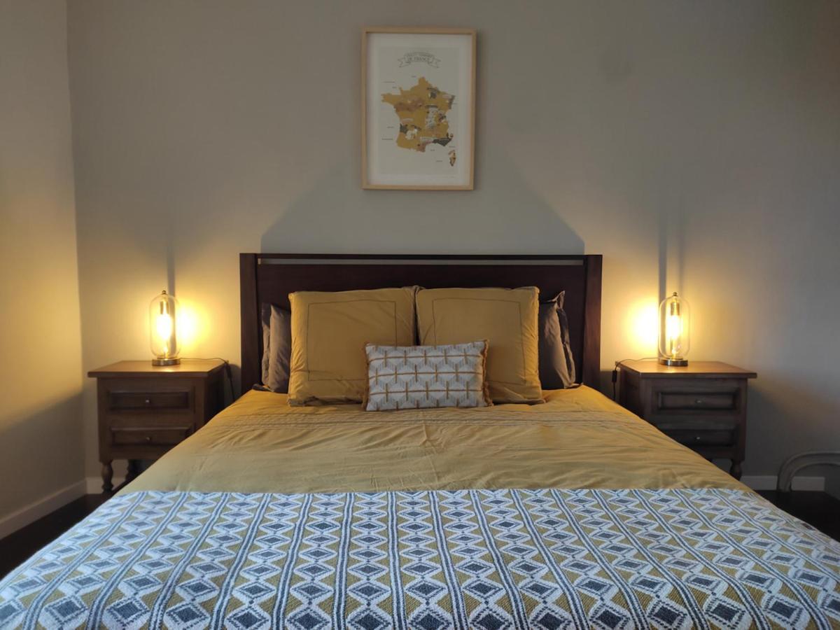 Bed and Breakfast Planches Et Plonk Belvès Esterno foto